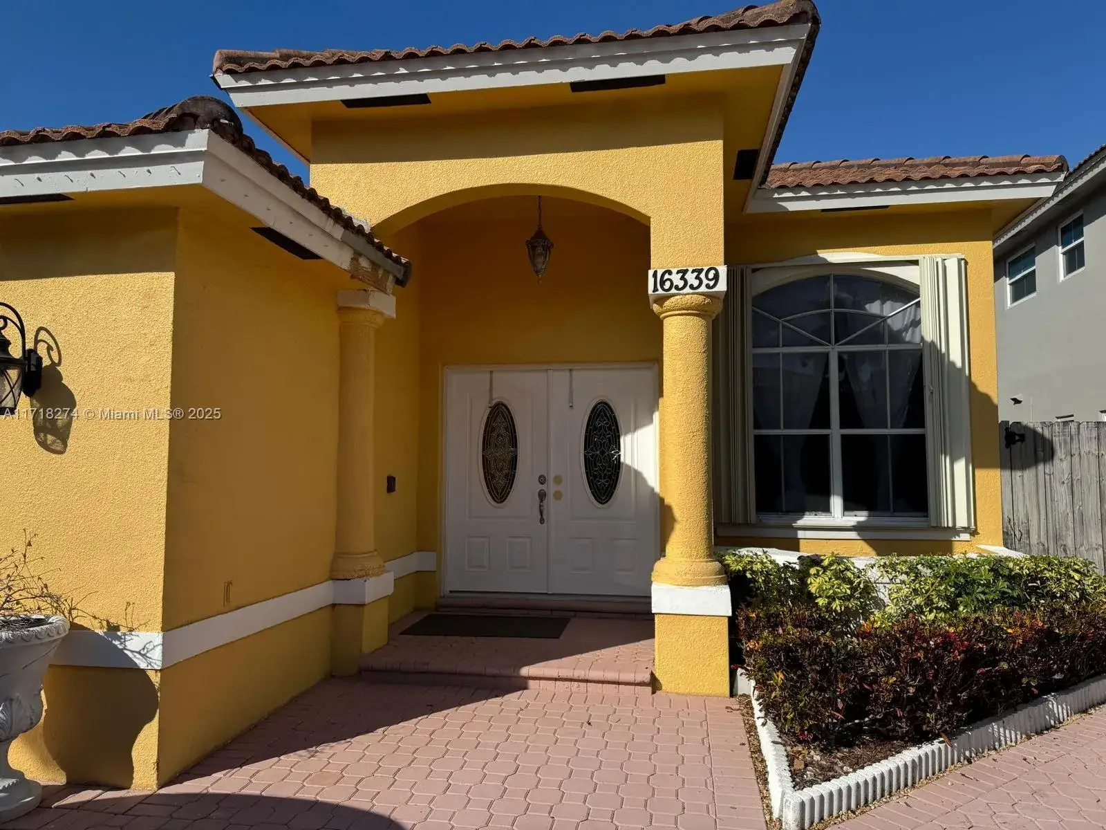 3 bedroom 2 bath Residential for sale at 16339 SW 95th Ln, Miami FL 33196