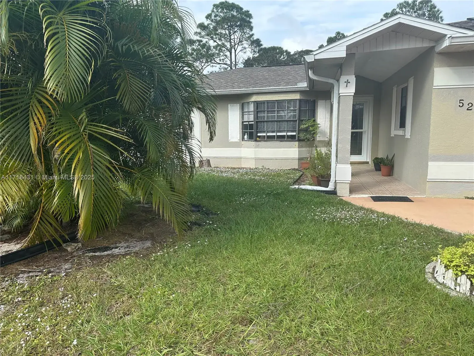 2 bedroom 2 bath Residential for sale at 529 ASTON MARTIN DR., Sebring FL 33872