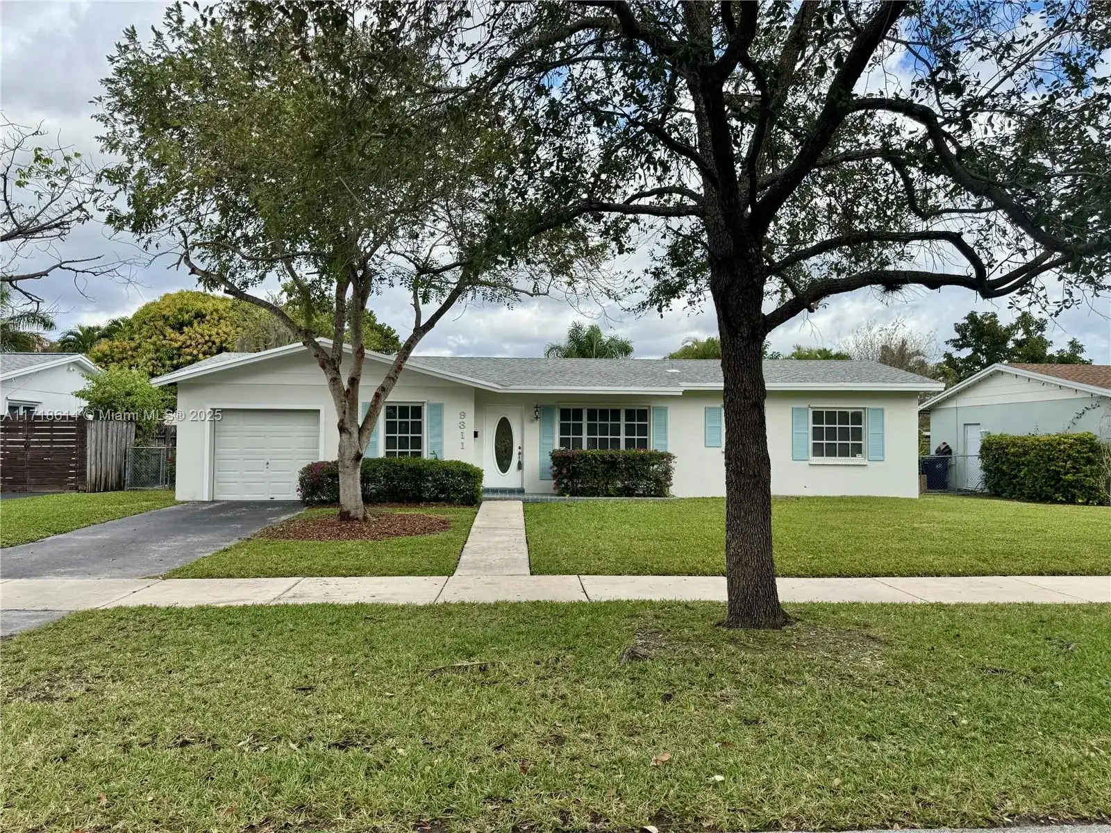 3 bedroom 1 bath Residential Lease for rent at 9311 SW 183rd Ter, Palmetto Bay FL 33157