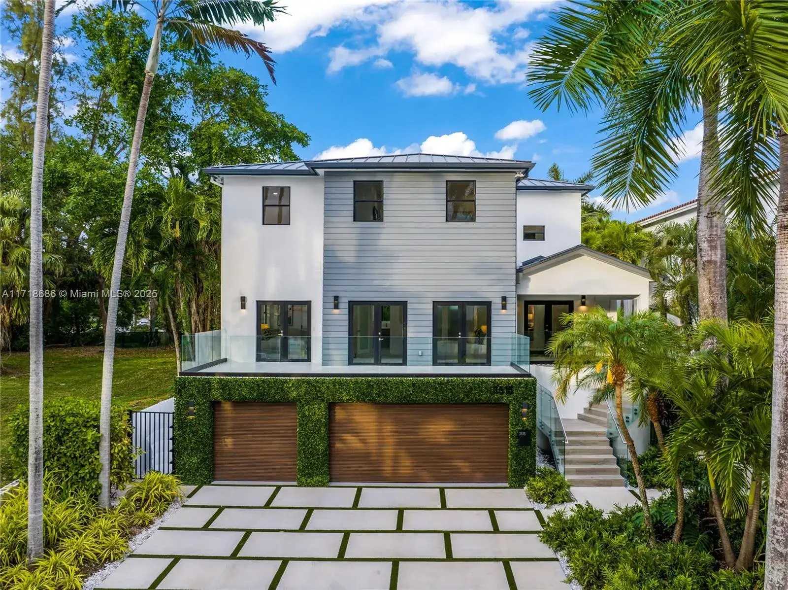 6 bedroom 7 bath Residential for sale at 3515 E Fairview St, Miami FL 33133
