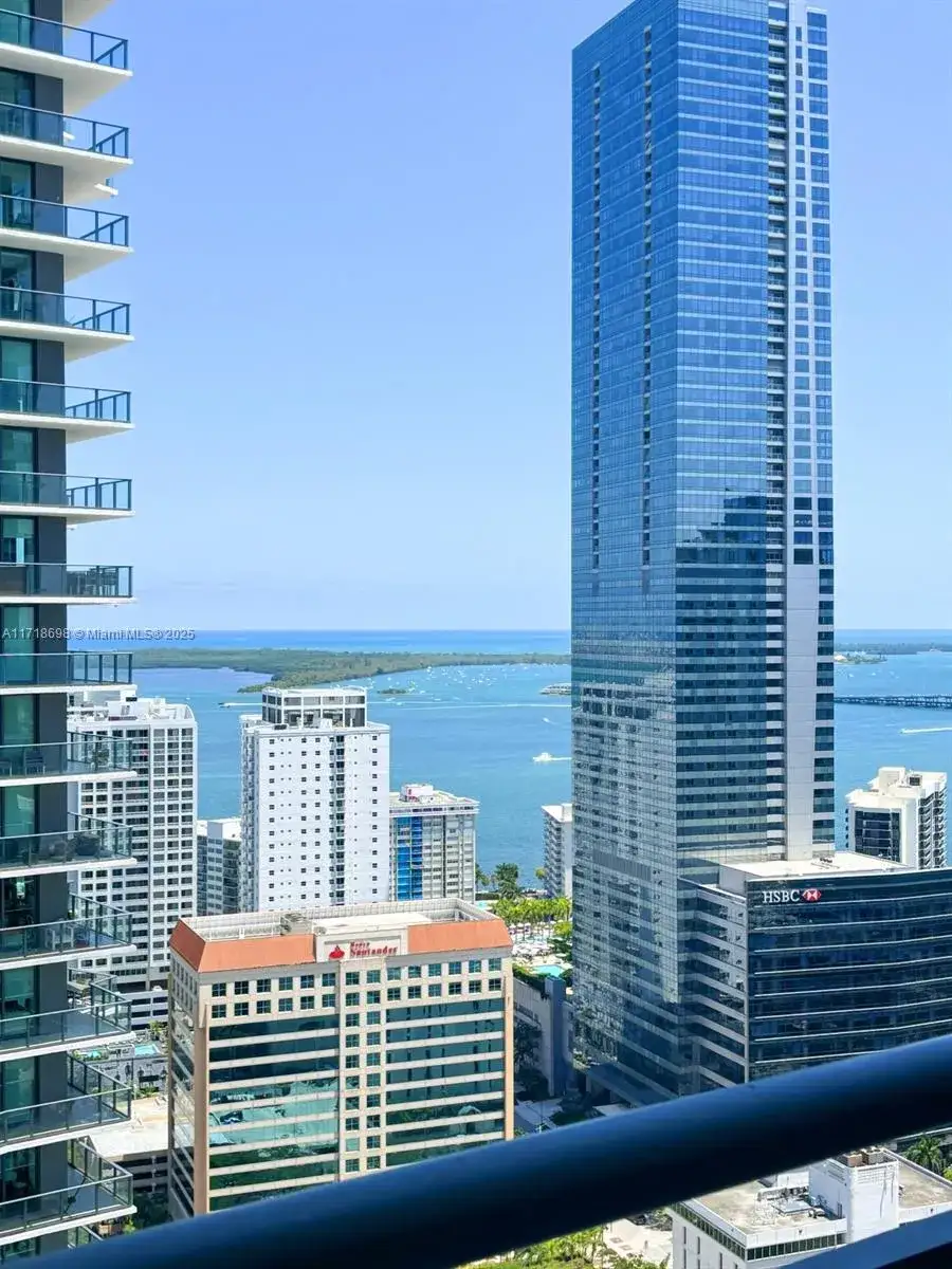 1 bedroom 1 bath Residential Lease for rent at 60 SW 13th St # 3212, Miami FL 33130