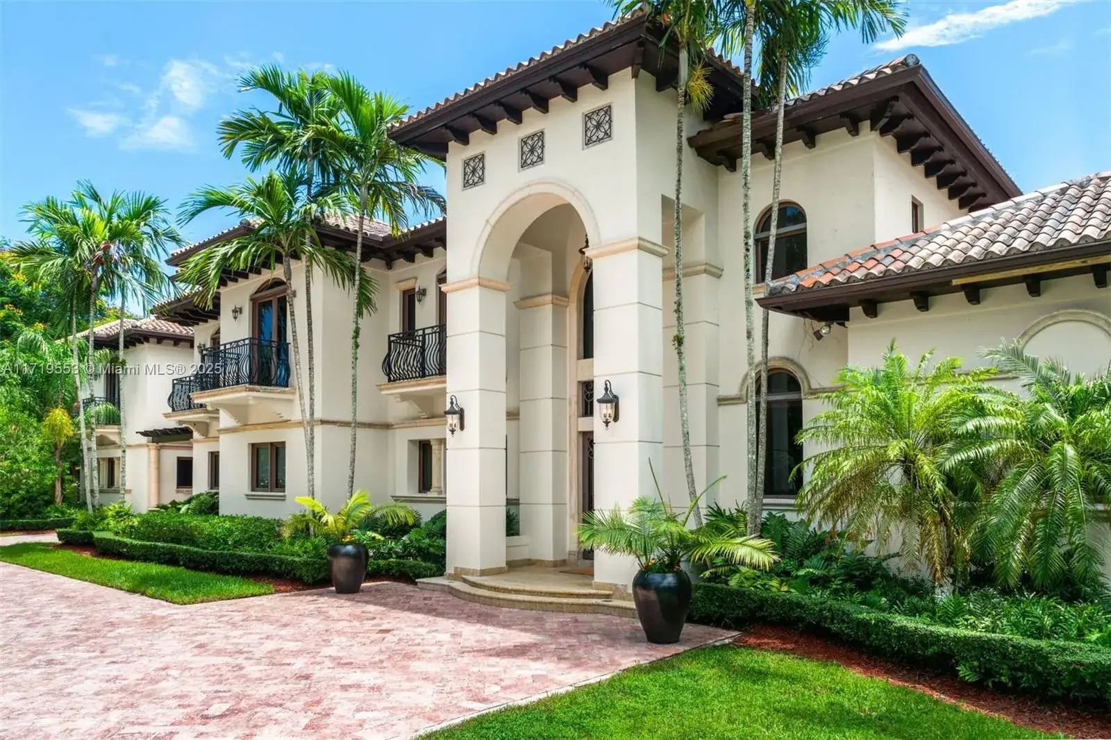 6 bedroom 7 bath Residential for sale at 5950 SW 111th St, Pinecrest FL 33156