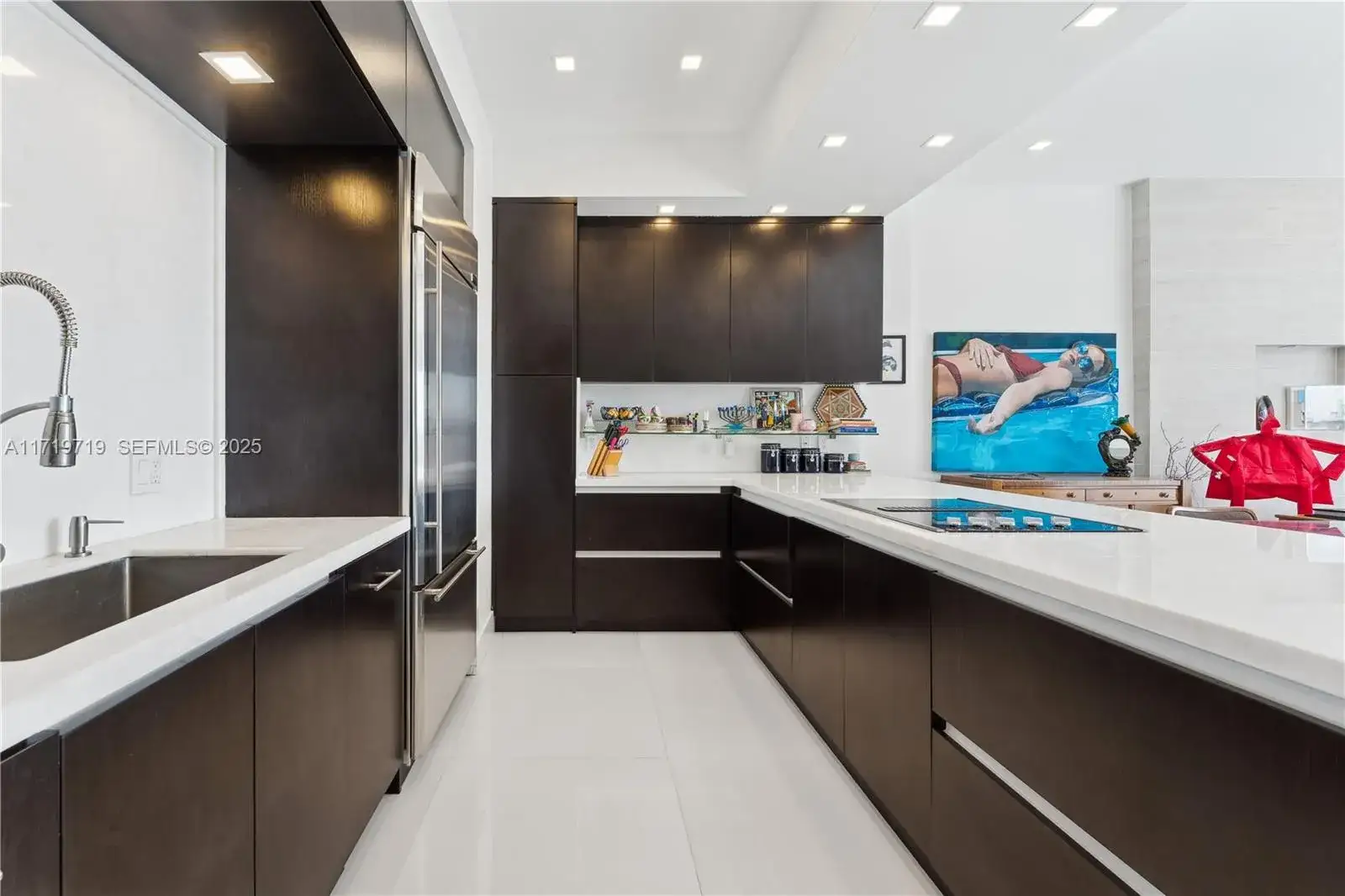 3 bedroom 2 bath Residential for sale at 3700 Island Blvd, Aventura FL 33160