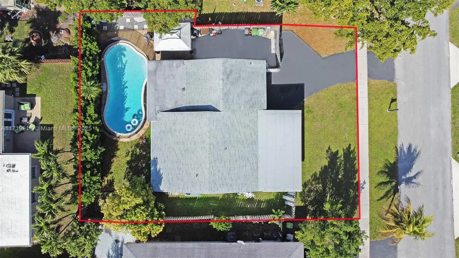 4 bedroom 2 bath Residential Lease for rent at 8121 NW 72nd Ave, Tamarac FL 33321