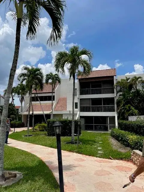 2 bedroom 2 bath Residential Lease for rent at 301 Racquet Club Rd # 201, Weston FL 33326