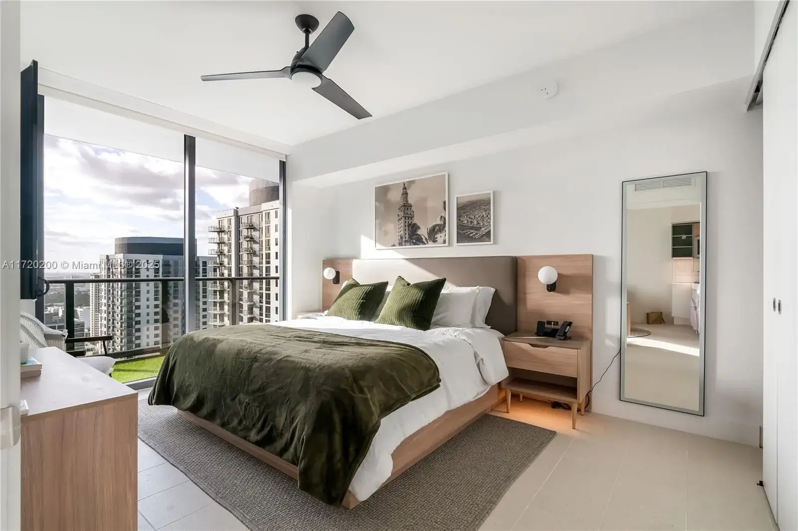 1 bedroom 1 bath Residential for sale at 601 NE 1 AVE # 3604, Miami FL 33132