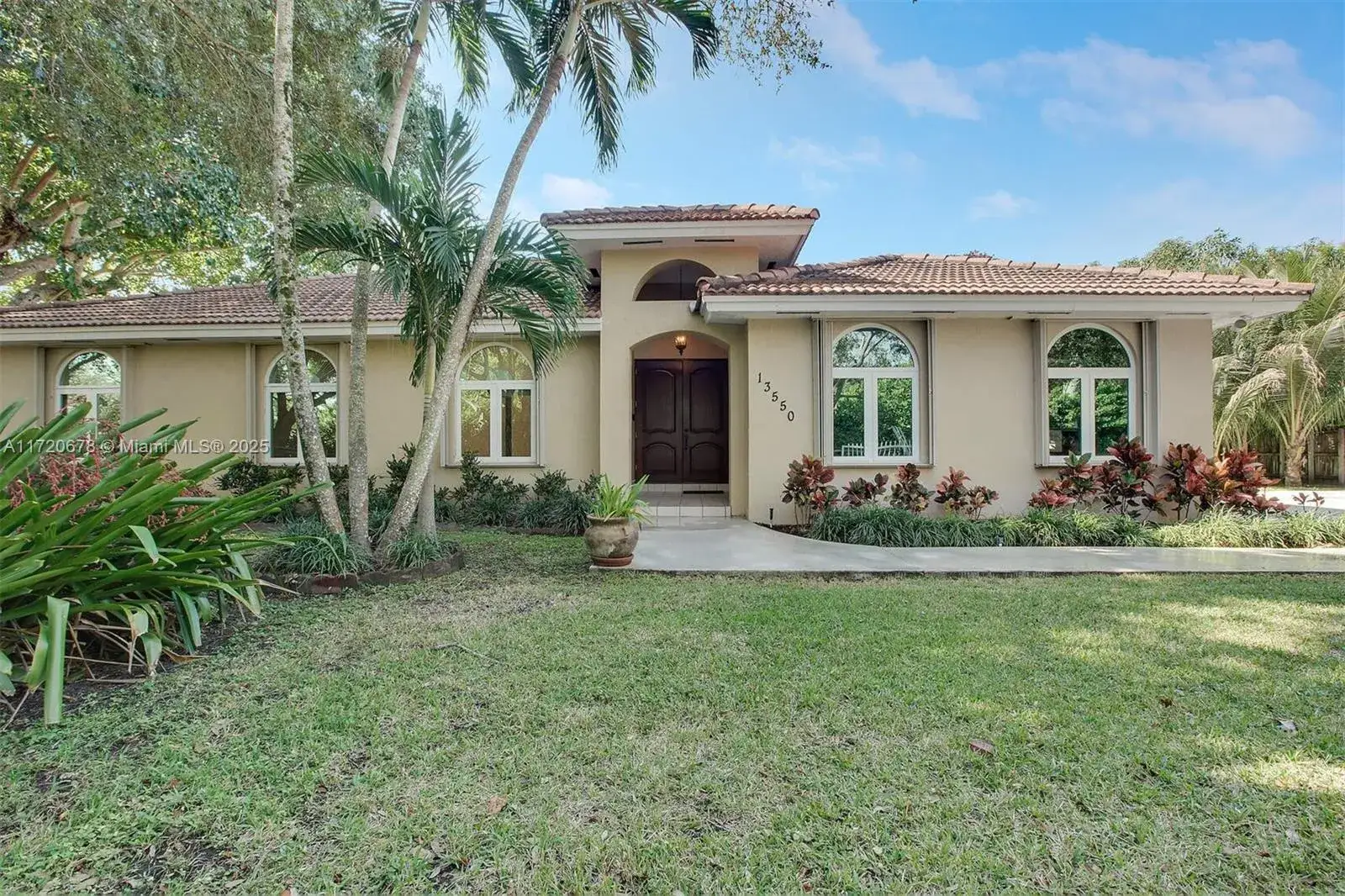4 bedroom 2 bath Residential for sale at 13550 SW 82nd Ave, Pinecrest FL 33156