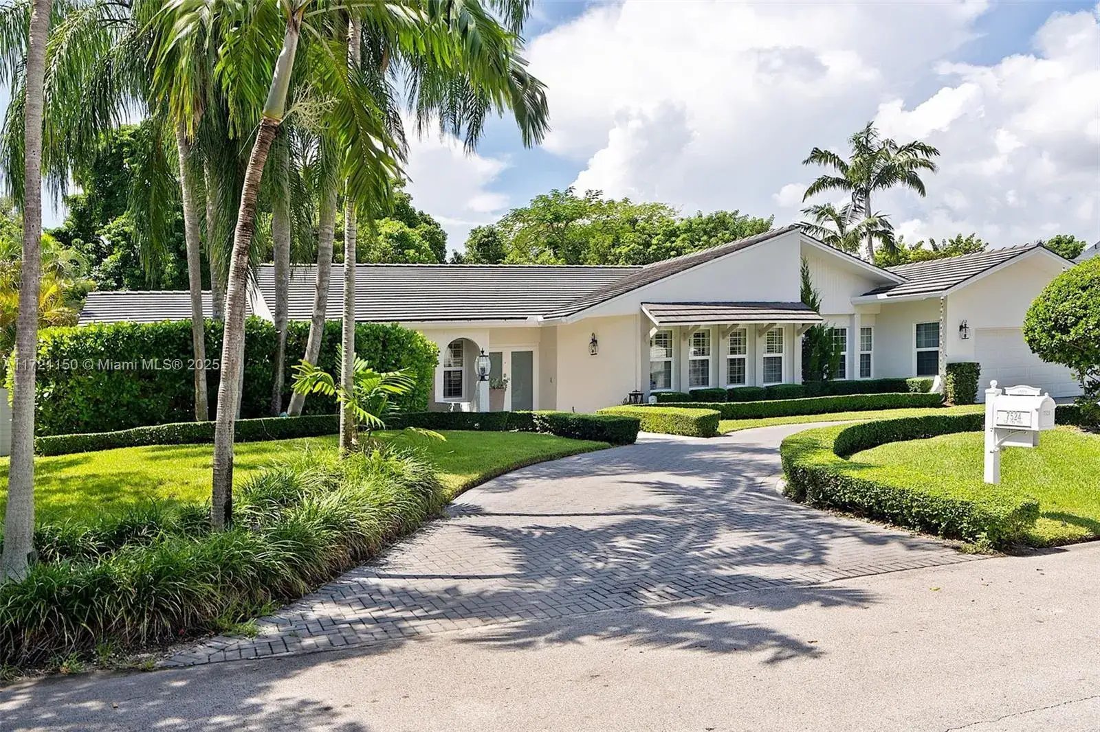 4 bedroom 3 bath Residential for sale at 7524 SW 179th Ter, Palmetto Bay FL 33157