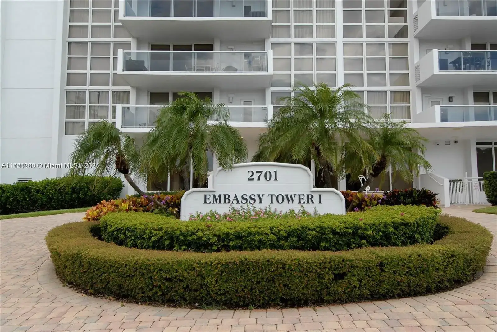 1 bedroom 1 bath Residential for sale at 2701 N Ocean Blvd # 6F, Fort Lauderdale FL 33308