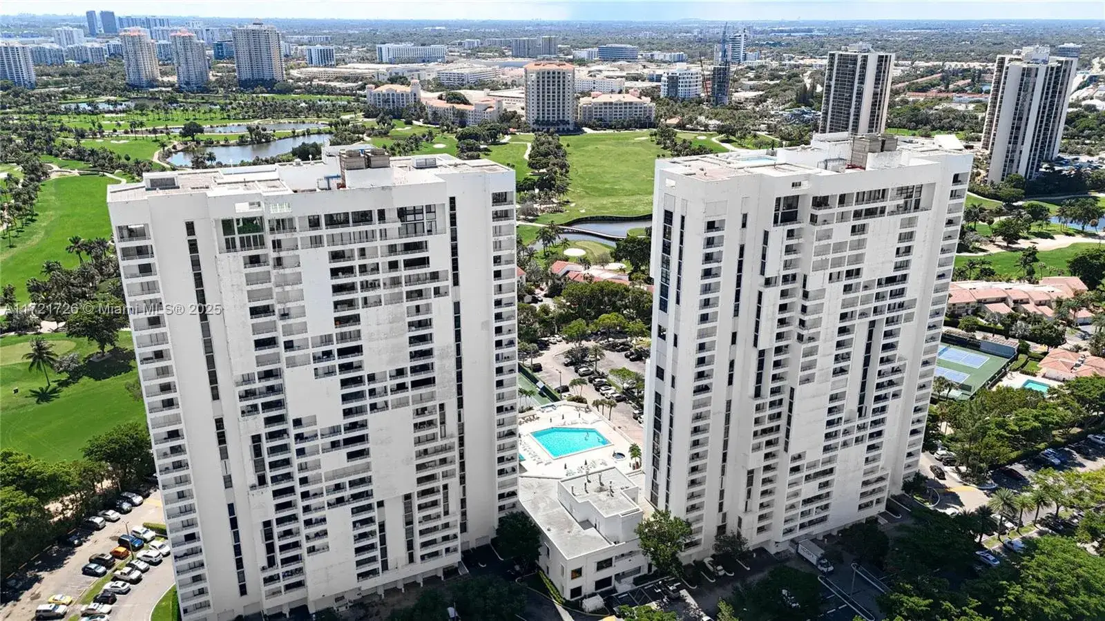 3 bedroom 3 bath Residential for sale at 20225 NE 34th Ct # 817, Aventura FL 33180