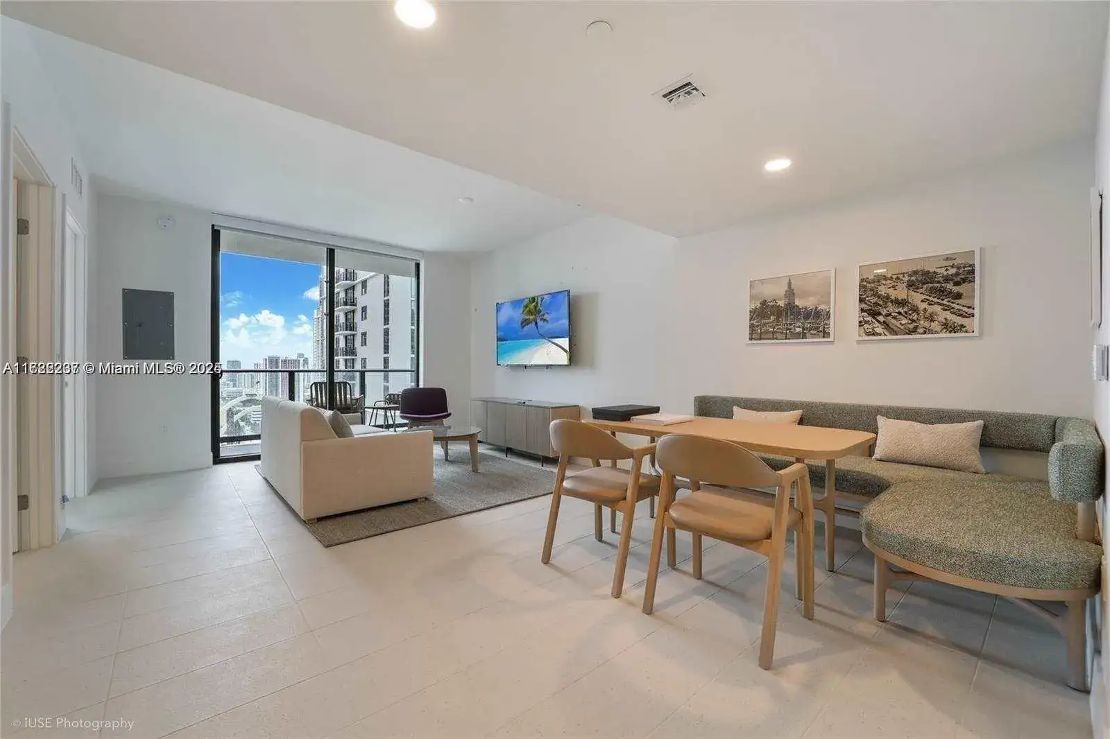 1 bedroom 1 bath Residential for sale at 159 NE 6 # 3913, Miami FL 33132