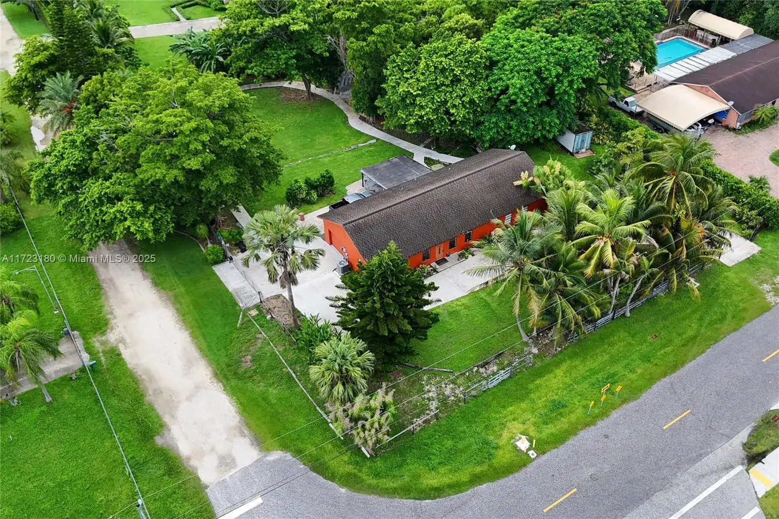 3 bedroom 2 bath Residential for sale at 22150 SW 132nd Ave, Miami FL 33170