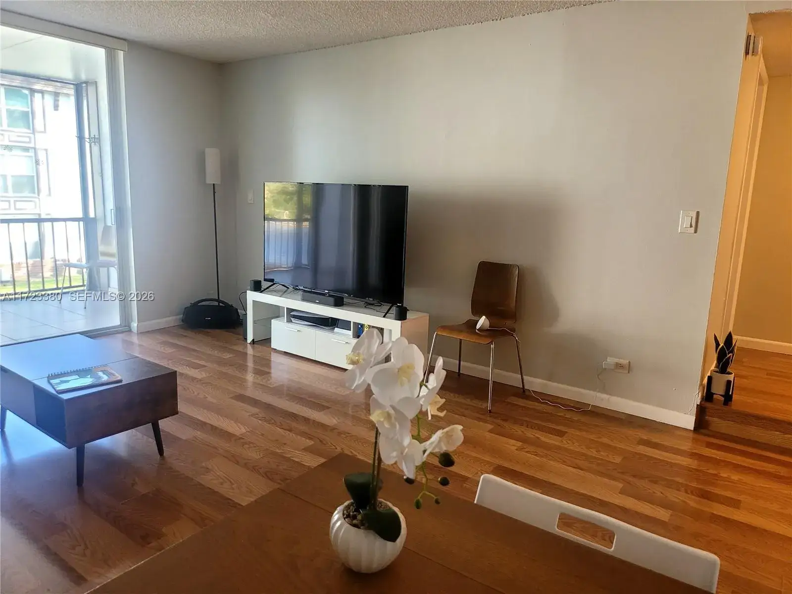 1 bedroom 1 bath Residential for sale at 3750 Inverrary Dr # 2Y, Lauderhill FL 33319