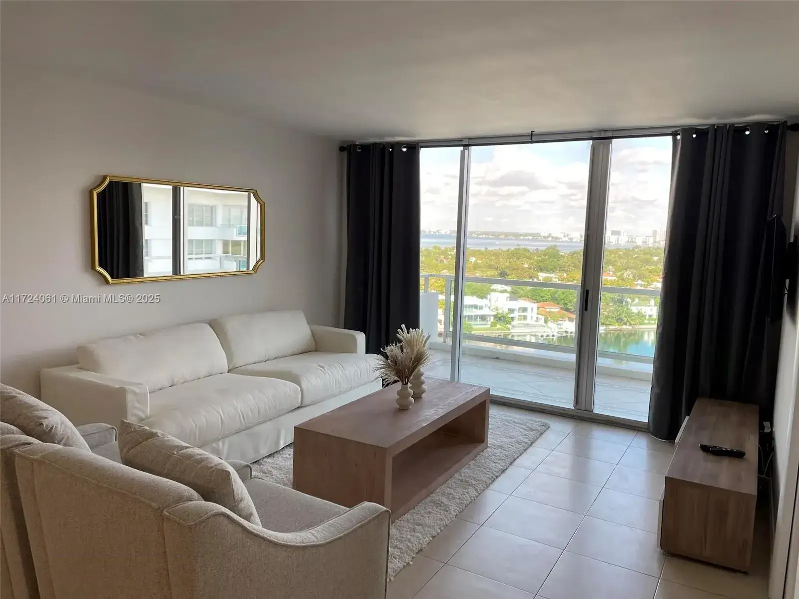 2 bedroom 2 bath Residential Lease for rent at 5151 Collins Ave # 1722, Miami Beach FL 33140