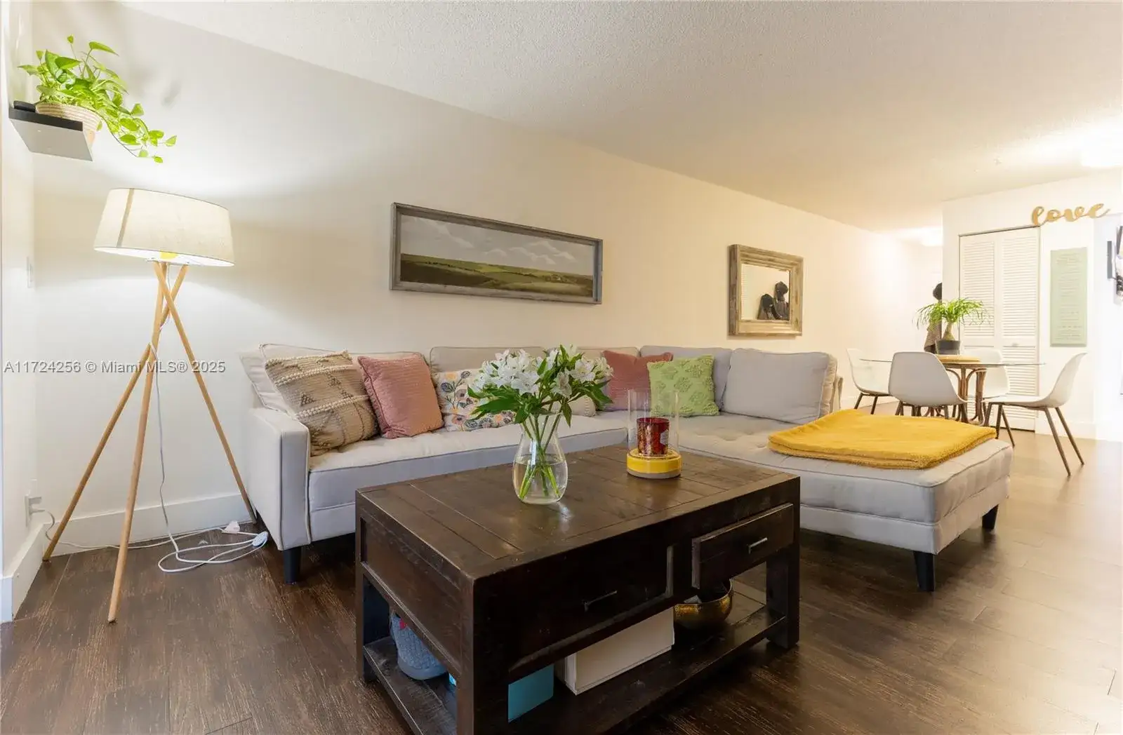 1 bedroom 1 bath Residential for sale at 2821 NE 163rd # 3i, North Miami Beach FL 33160