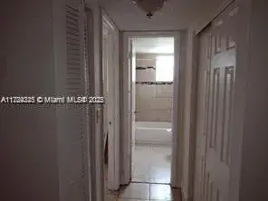 1 bedroom 1 bath Residential Lease for rent at 2008 Jackson St # C4, Hollywood FL 33020