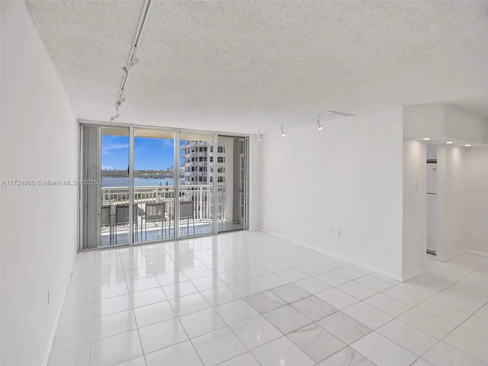 2 bedroom 2 bath Residential for sale at 18071 Biscayne Blvd # 1701, Aventura FL 33160