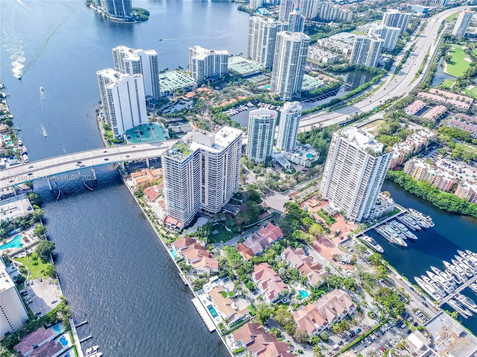 2 bedroom 2 bath Residential Lease for rent at 19355 TURNBERRY WAY # K, Aventura FL 33180