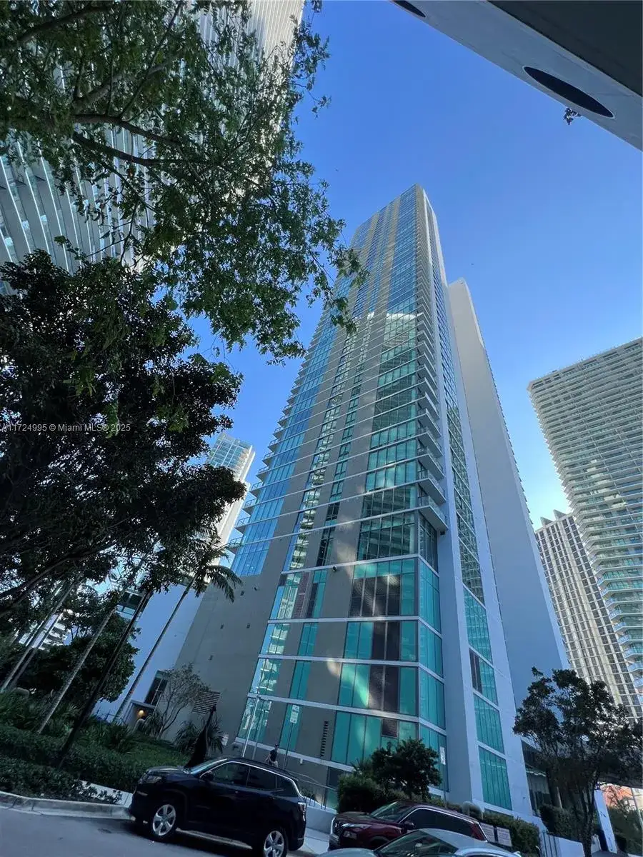 1 bedroom 1 bath Residential for sale at 650 NE 32nd St # 1008, Miami FL 33137