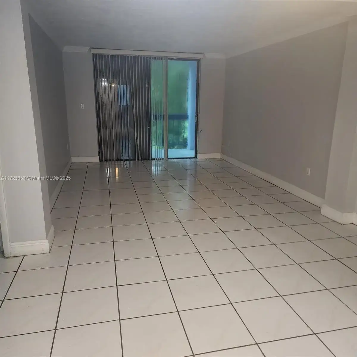 2 bedroom 2 bath Residential for sale at 9440 Fontainebleau Blvd # 301, Miami FL 33172