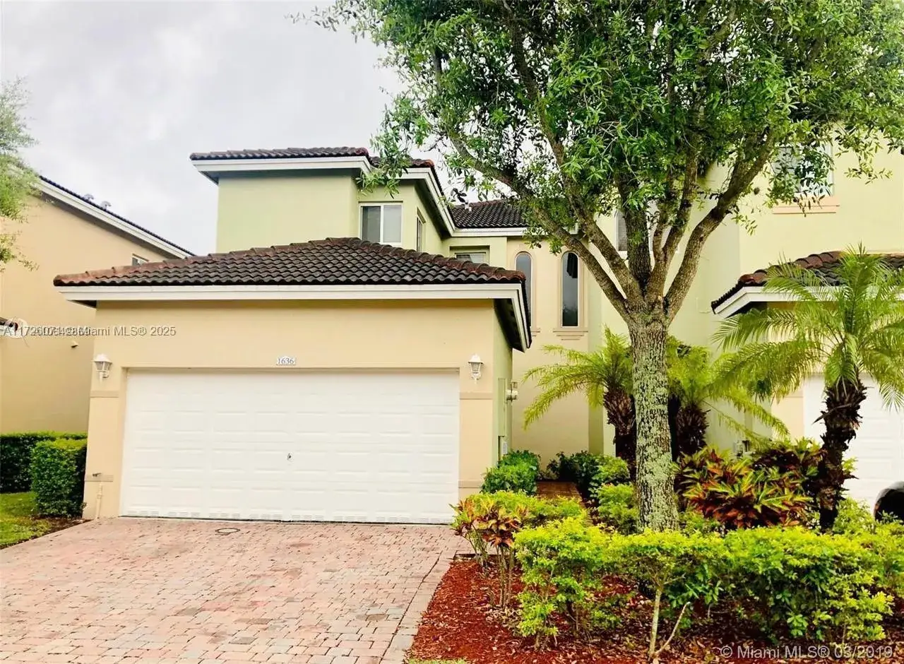3 bedroom 2 bath Residential for sale at 1636 SE 24th Ct # 1636, Homestead FL 33035