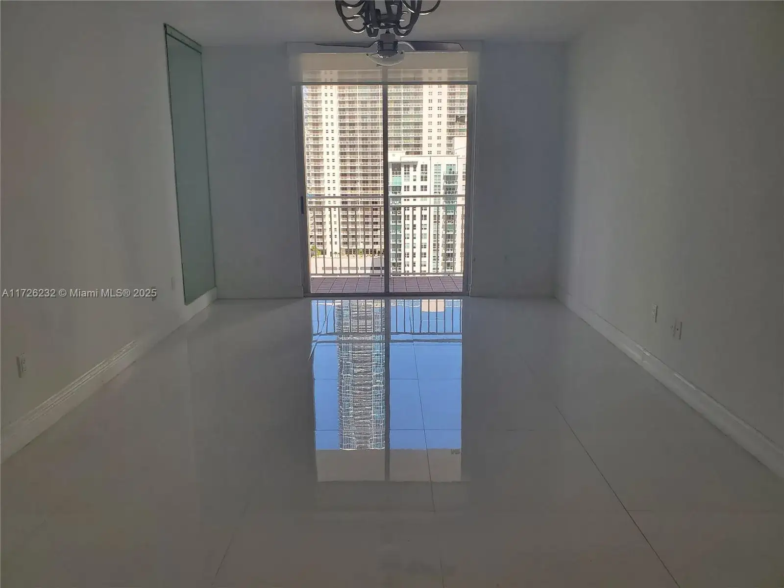 2 bedroom 2 bath Residential Lease for rent at 185 SE 14th Ter # 2510, Miami FL 33131