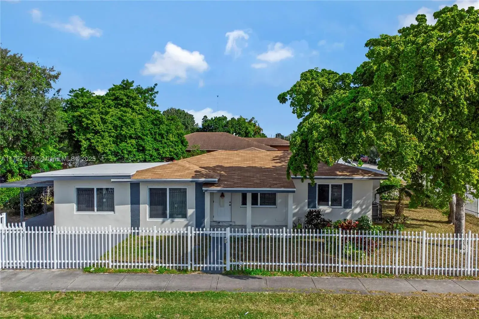 3 bedroom 2 bath Residential for sale at 5325 SW 22nd St, West Park FL 33023