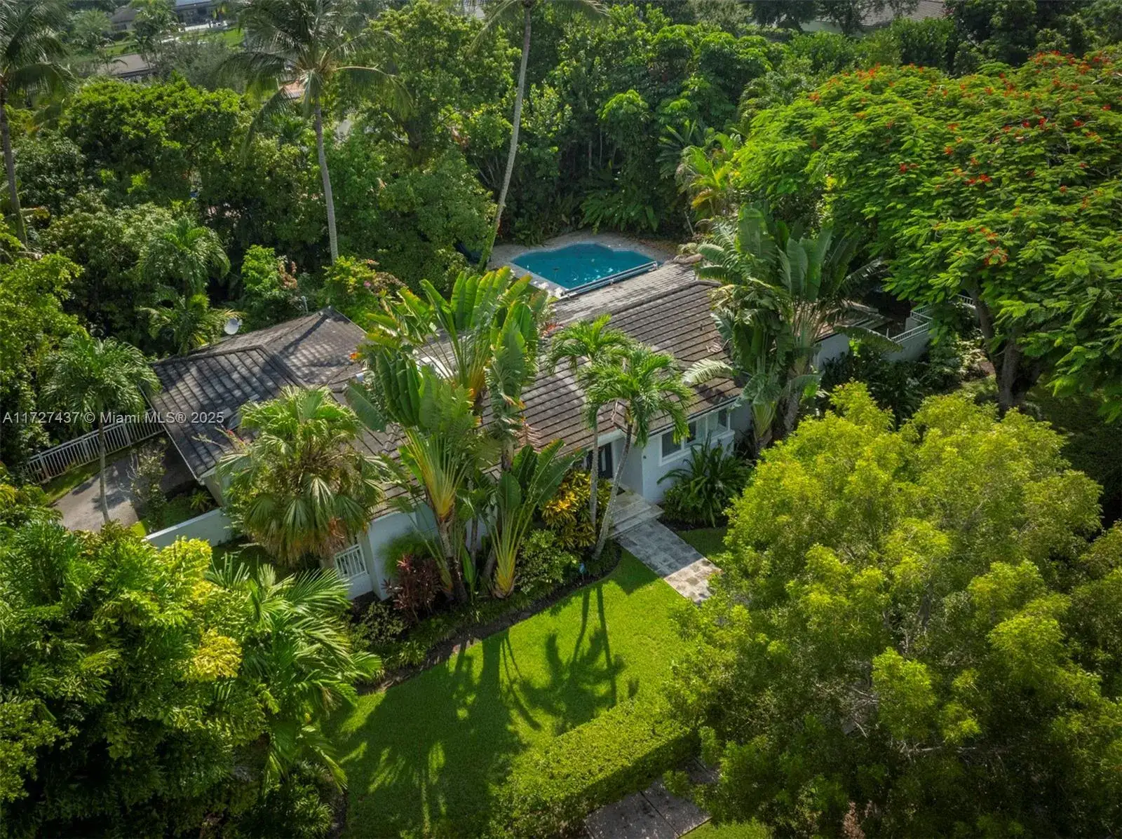 3 bedroom 3 bath Residential for sale at 6601 Santona St, Coral Gables FL 33146