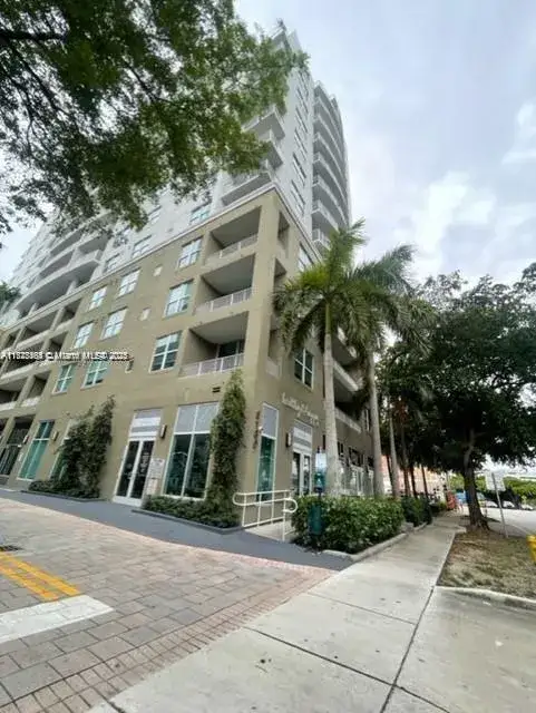1 bath Residential Lease for rent at 3180 SW 22nd Ter # 302, Miami FL 33145