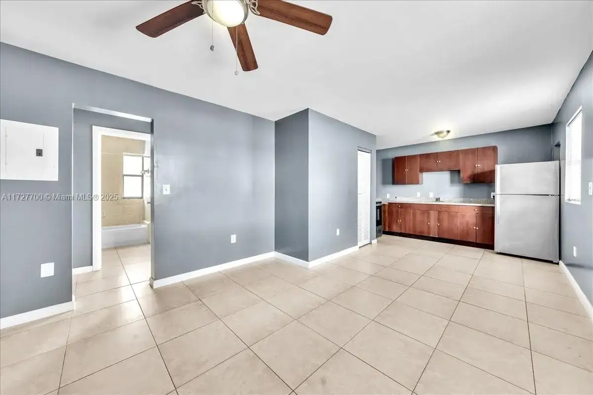 1 bedroom 1 bath Residential Lease for rent at 365 NW 8th St # 304, Miami FL 33136