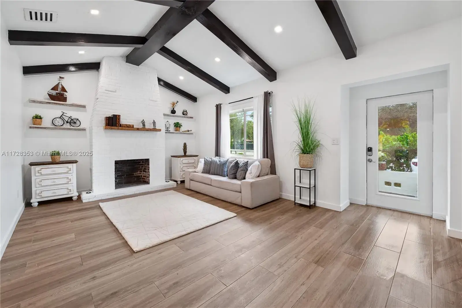 3 bedroom 2 bath Residential Lease for rent at 9816 N Miami Ave, Miami Shores FL 33150