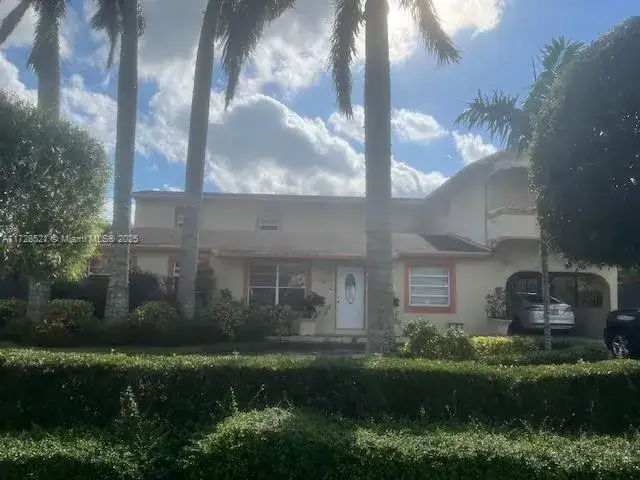 6 bedroom 4 bath Residential for sale at 10864 SW 141st Ln, Miami FL 33176