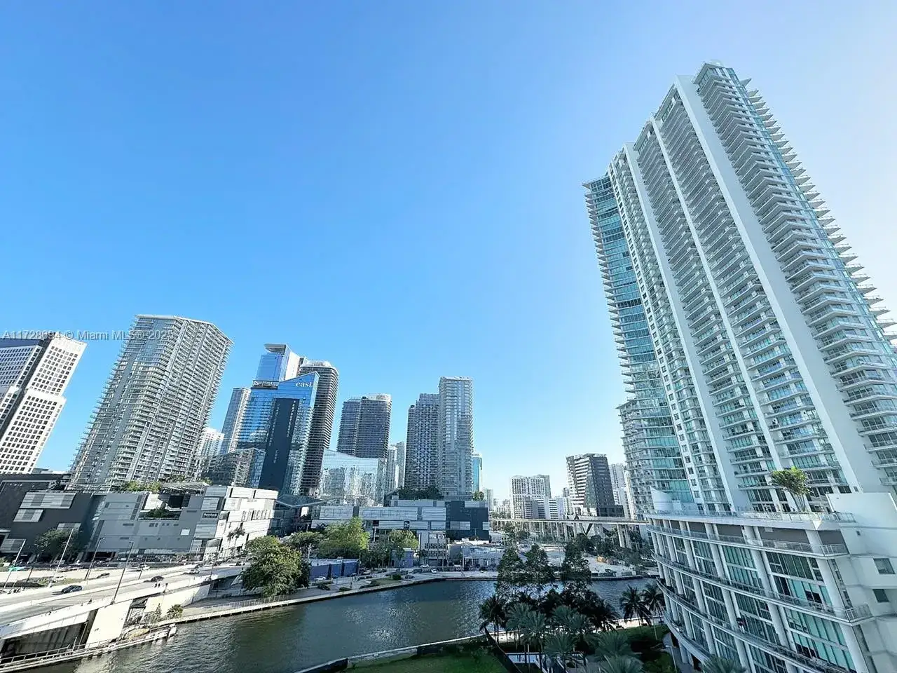 1 bedroom 1 bath Residential for sale at 350 S Miami Ave # 1215, Miami FL 33130