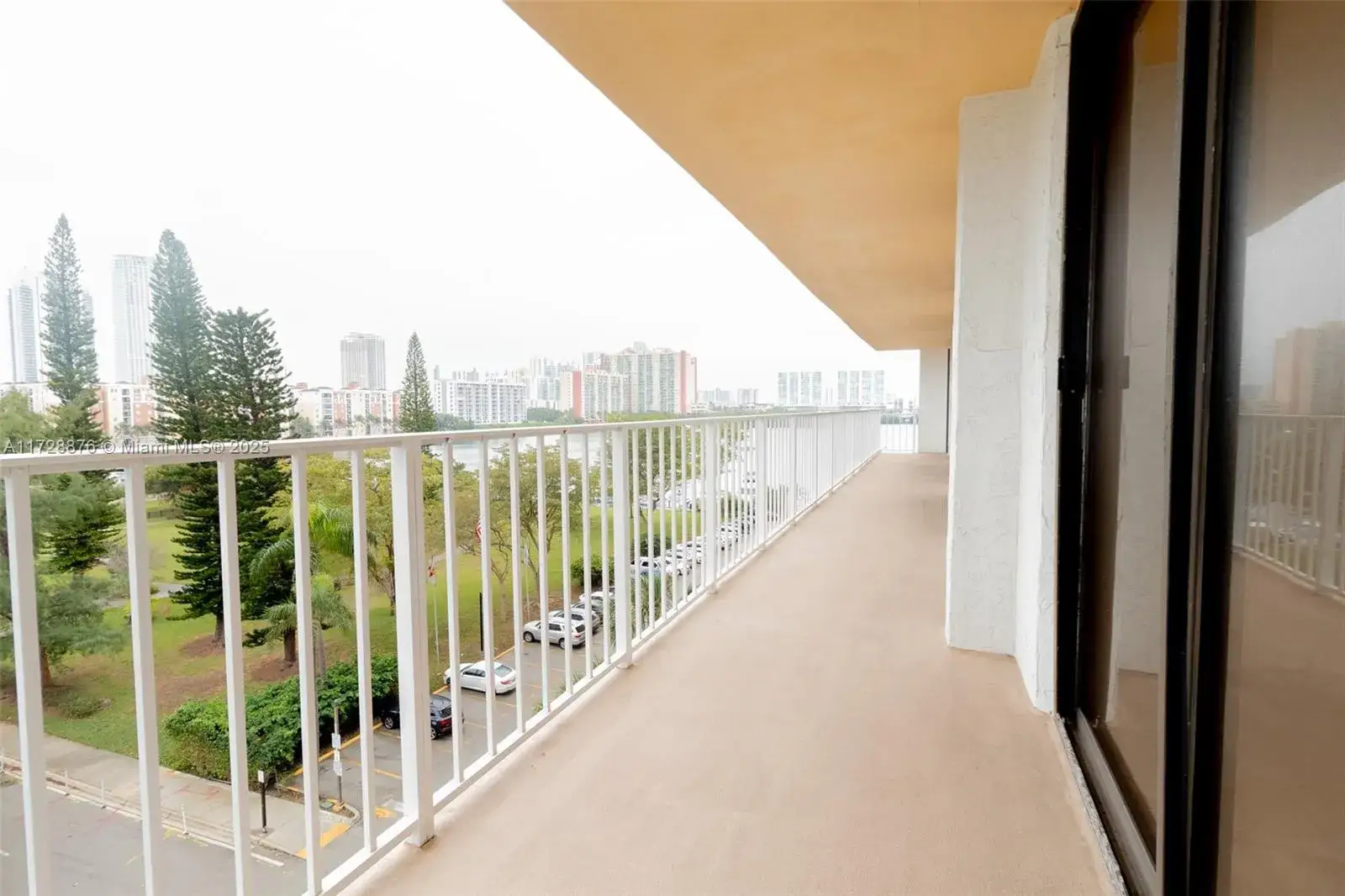 2 bedroom 2 bath Residential for sale at 290 174th St # 710, Sunny Isles Beach FL 33160