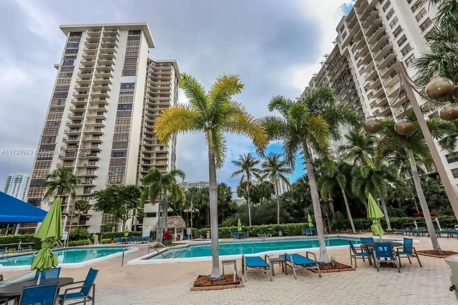 2 bedroom 2 bath Residential for sale at 18181 NE 31st Ct # 1703, Aventura FL 33160