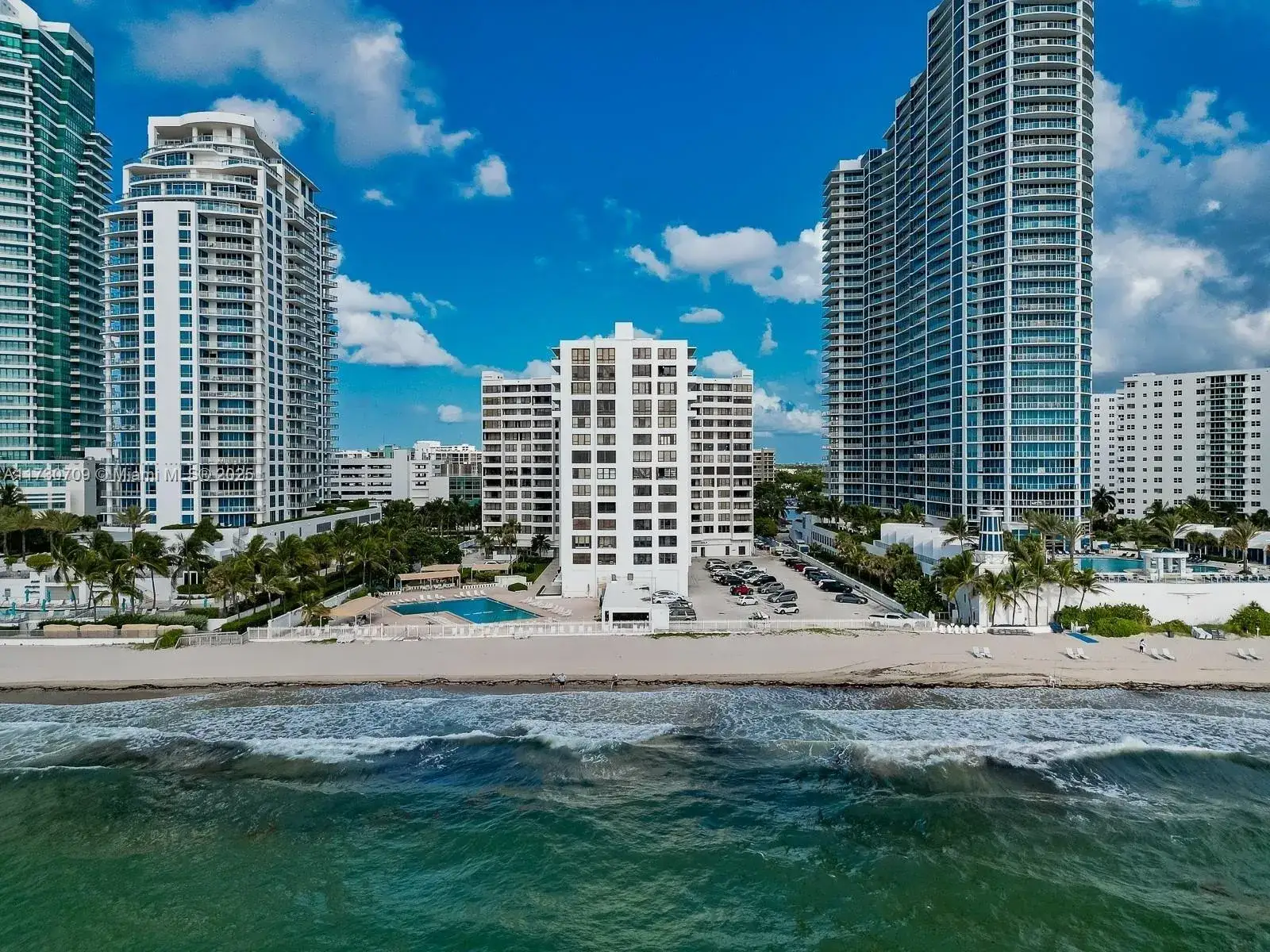 1 bedroom 1 bath Residential for sale at 3505 S Ocean Dr # 1411, Hollywood FL 33019