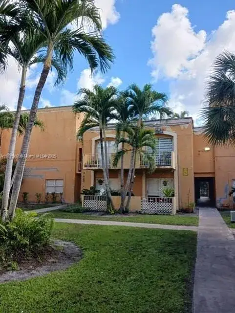 2 bedroom 2 bath Residential for sale at 17911 NW 68th Ave # M104, Hialeah FL 33015
