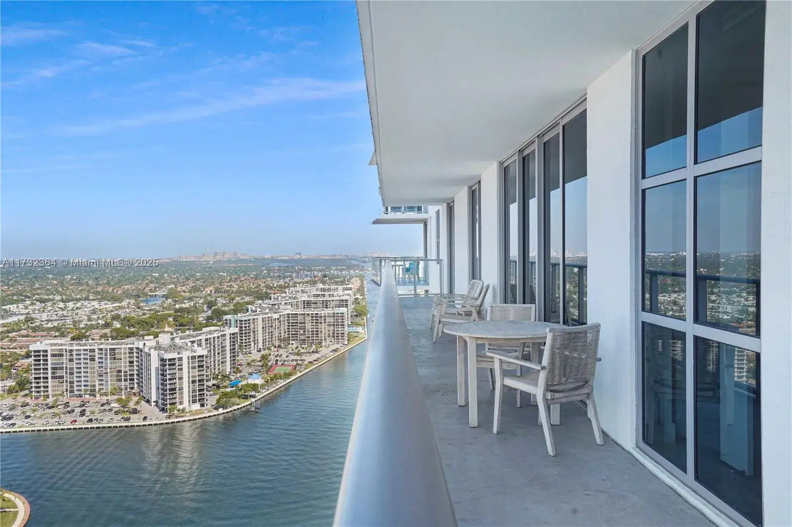 3 bedroom 2 bath Residential for sale at 4010 S Ocean Dr # R2604, Hollywood FL 33019