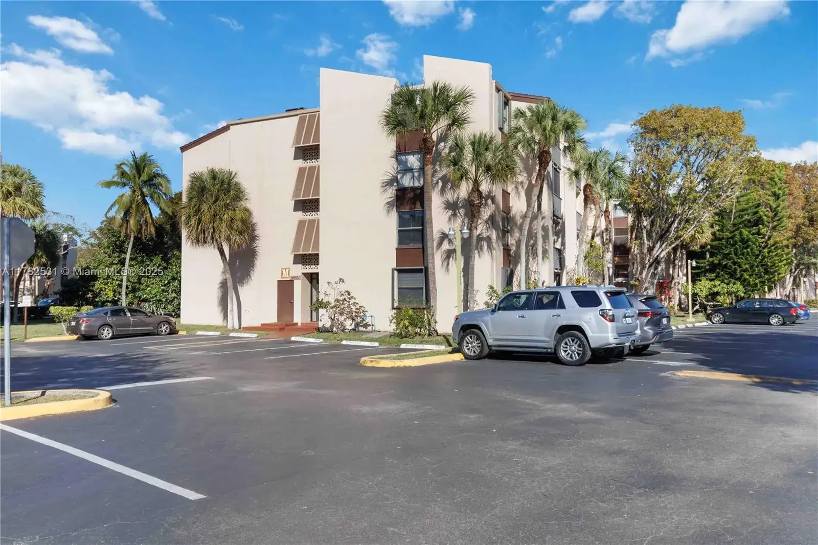 2 bedroom 2 bath Residential Lease for rent at 14421 N Kendall Dr # 108M, Miami FL 33186