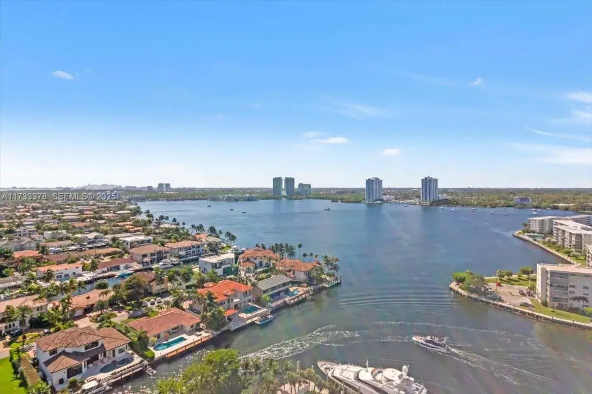 3 bedroom 3 bath Residential for sale at 1000 Island Blvd # 2003, Aventura FL 33160