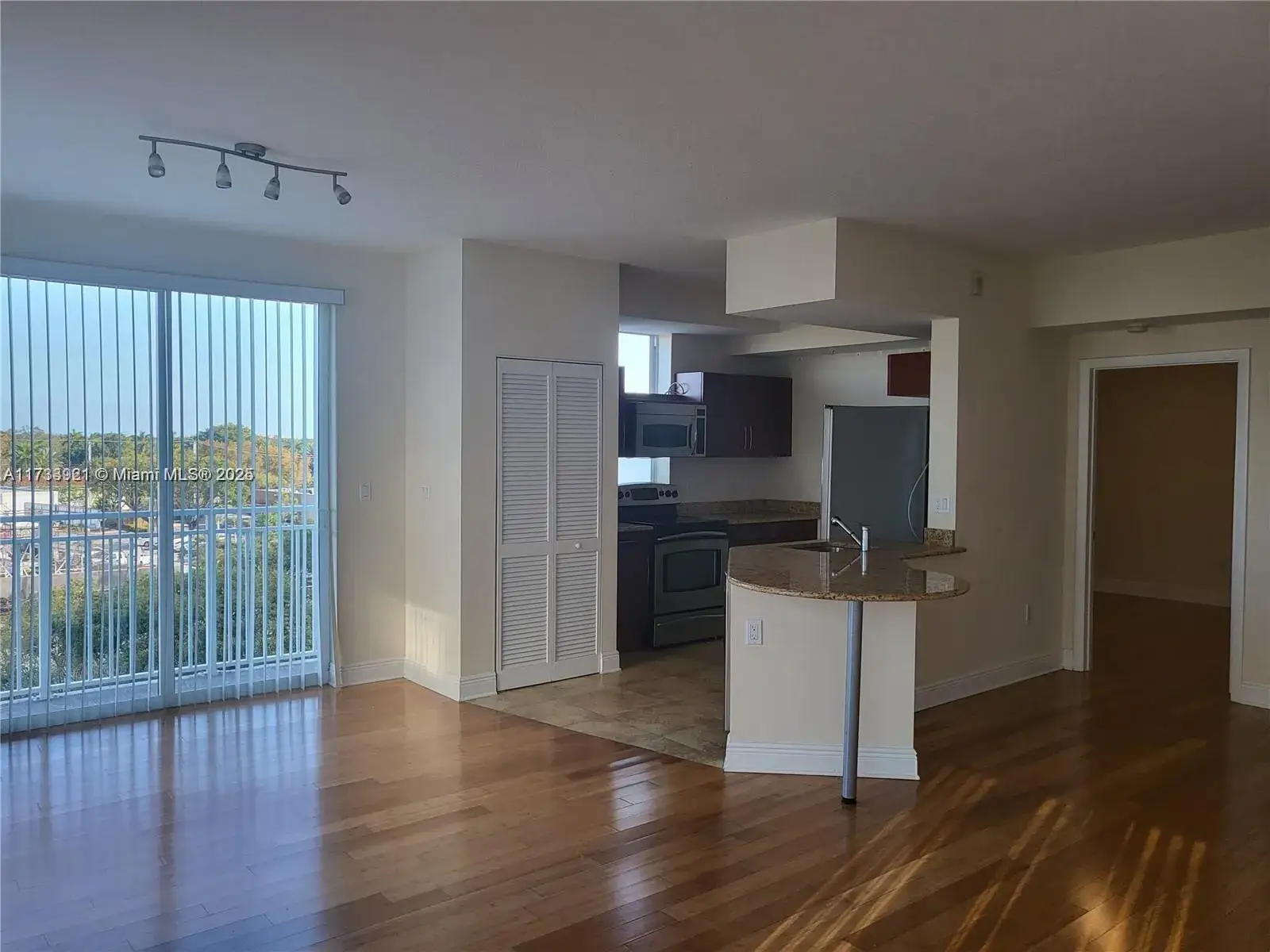 2 bedroom 2 bath Residential Lease for rent at 7275 SW 90th Way # 402, Miami FL 33156