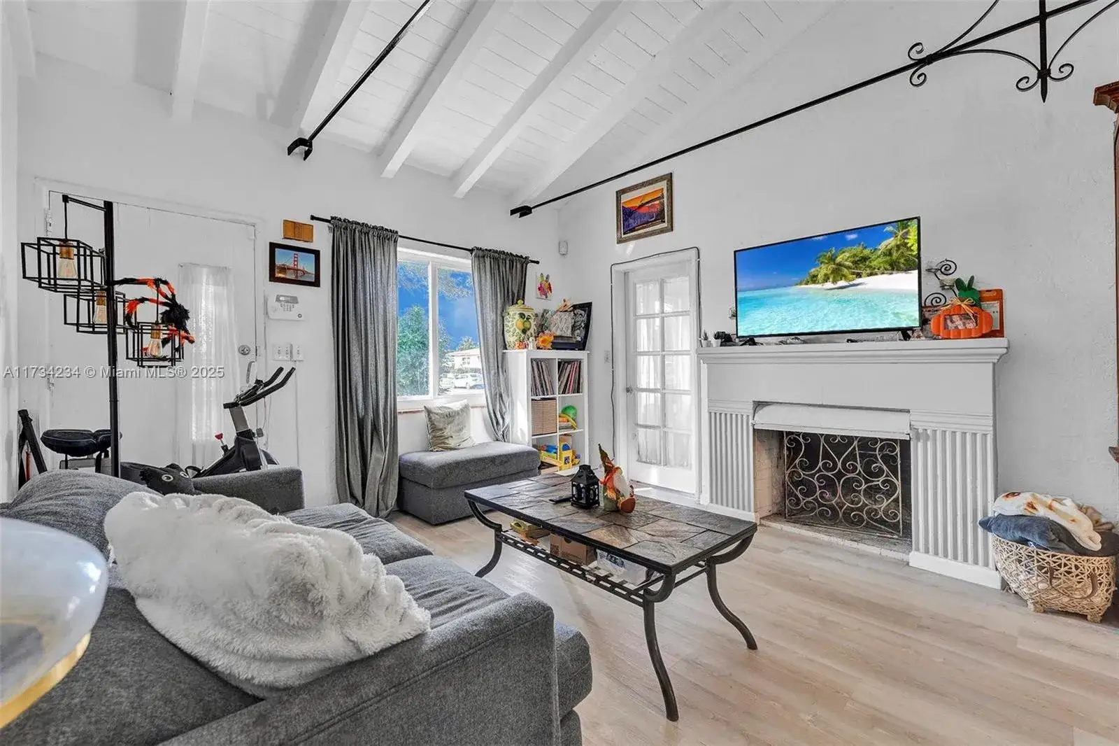 2 bedroom 1 bath Residential for sale at 789 NW 76th St, Miami FL 33150