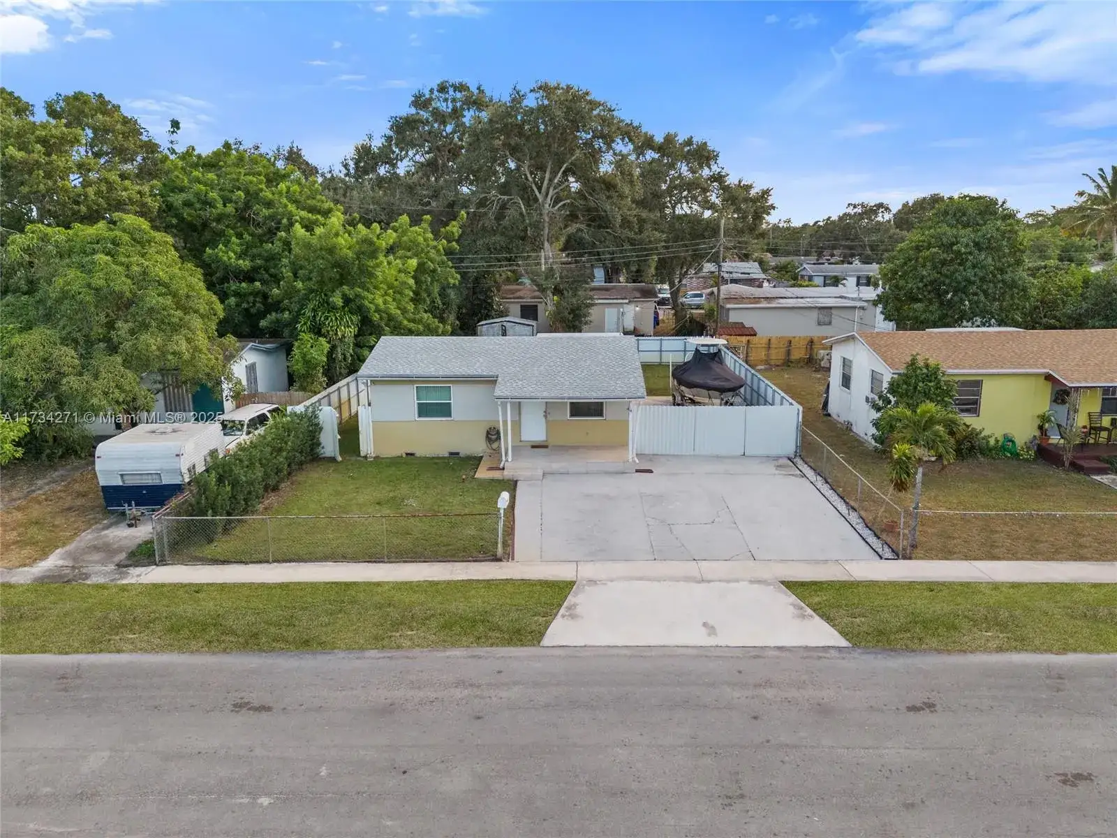 2 bedroom 1 bath Residential for sale at 6416 Franklin St, Hollywood FL 33024