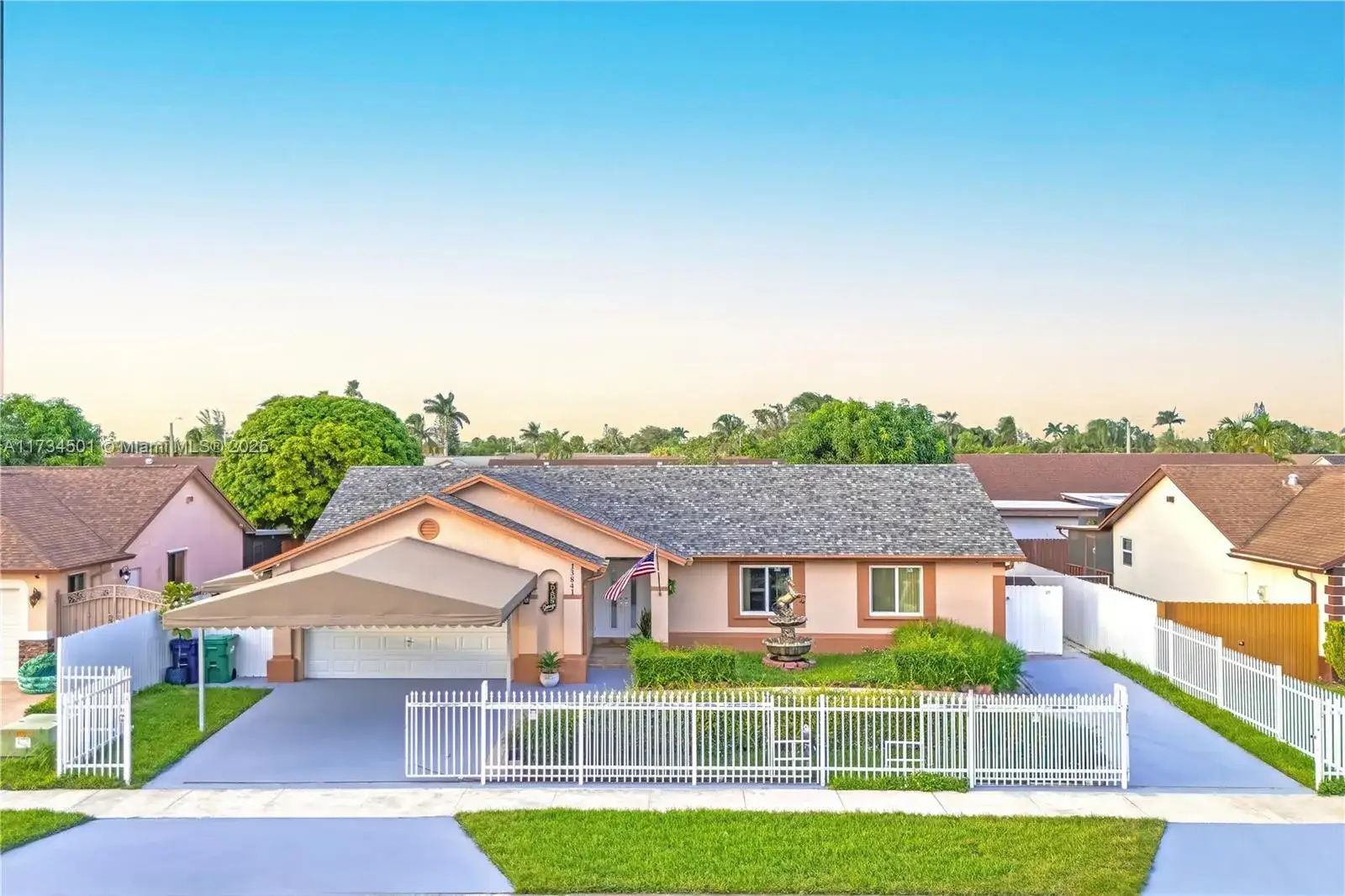 3 bedroom 2 bath Residential for sale at 13841 SW 285th Ter, Homestead FL 33033