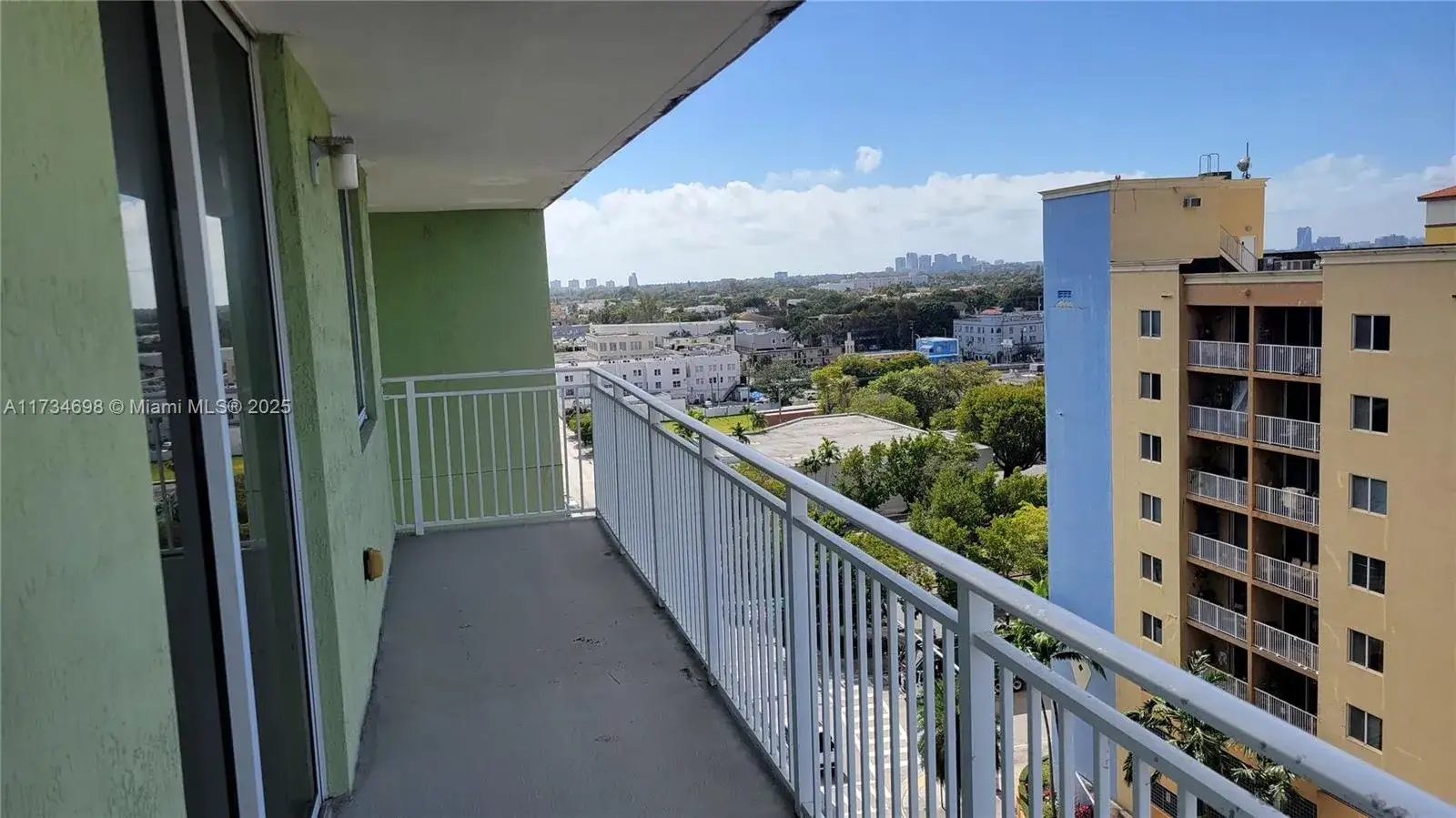 2 bedroom 2 bath Residential for sale at 219 NW 12th Ave # 1004, Miami FL 33128