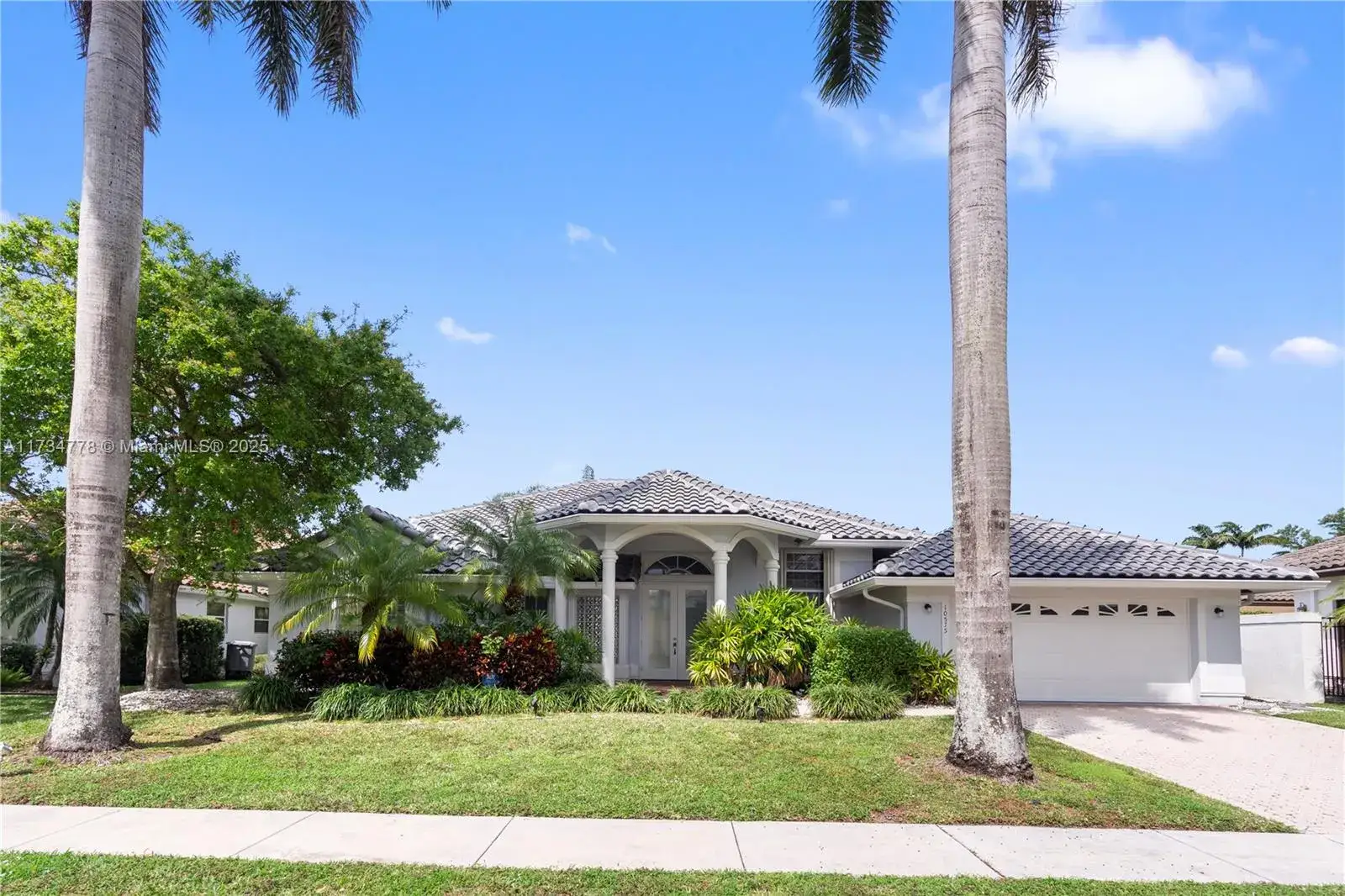 4 bedroom 3 bath Residential for sale at 10575 E Key Dr, Boca Raton FL 33498