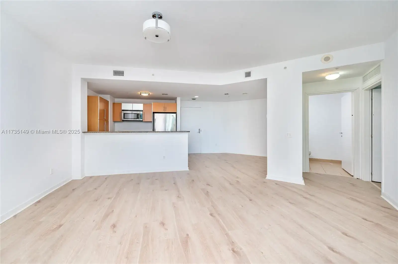 1 bedroom 1 bath Residential for sale at 300 S Biscayne Blvd # 1905, Miami FL 33131