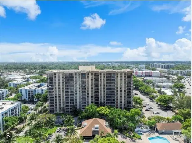 2 bedroom 2 bath Residential for sale at 1470 NE 123rd St # A915, North Miami FL 33161