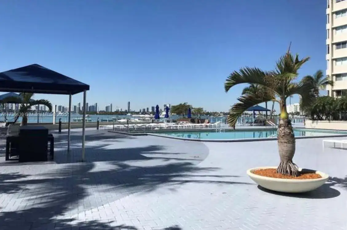 1 bath Residential for sale at 1200 WEST AVE # 924, Miami Beach FL 33139