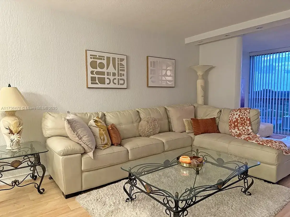 2 bedroom 2 bath Residential Lease for rent at 4550 NW 18th Ave # 706, Deerfield Beach FL 33064